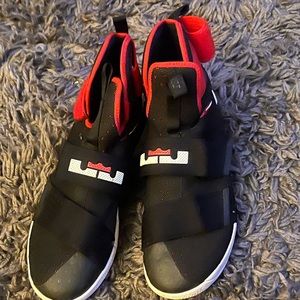Lebron James basketball sneakers mint condition